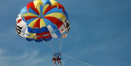 Parasailing in Coppia